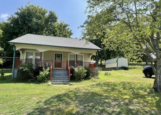 Property at 51 Grove St, Graysville, GA 30726, 2 beds, 1.5 baths