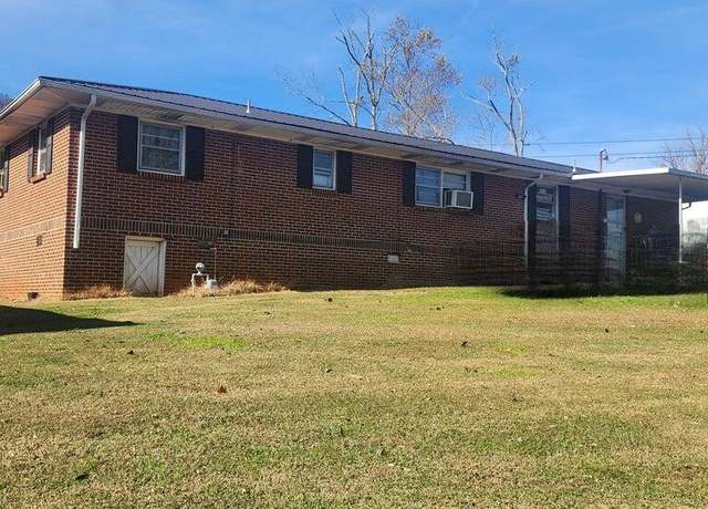 Property at 212 S Oak St, Whitwell, TN 37397, 3 beds, 1 bath