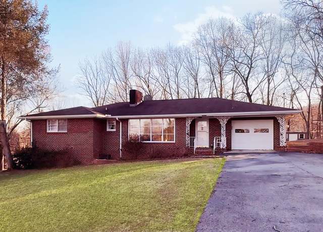Property at 10050 Forest Dr, Ooltewah, TN 37363, 3 beds, 2 baths