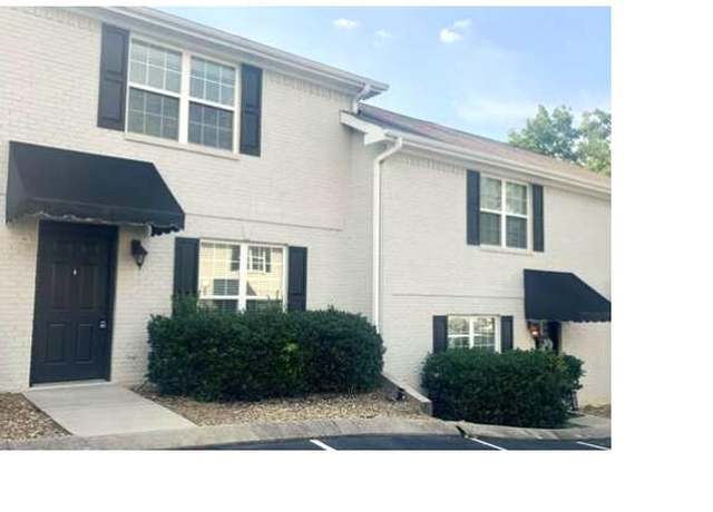 Property at 1109 Maple Tree Ln, Chattanooga, TN 37421, 2 beds, 2.5 baths