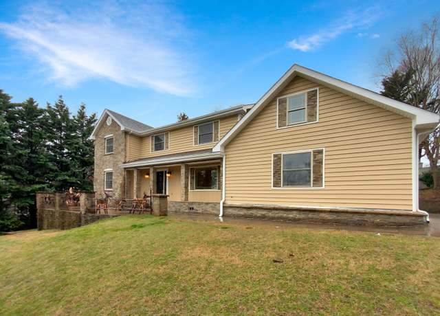Property at 1917 Crystal Lake Ln, Hixson, TN 37343, 5 beds, 4 baths
