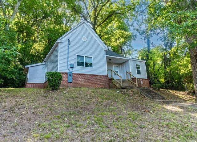Property at 2424 Campbell St, Chattanooga, TN 37406, 3 beds, 2 baths