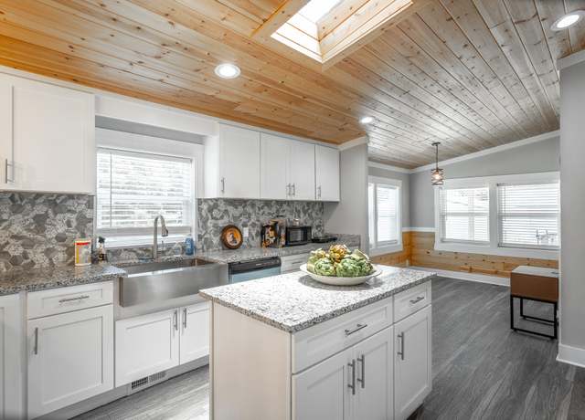 Property at 1916 Mowbray Pike, Soddy Daisy, TN 37379, 3 beds, 2 baths