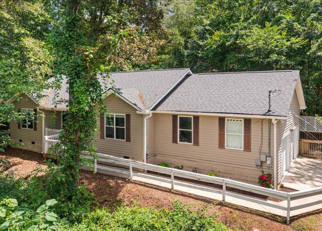 Property at 128 Harbour Lane Ln, Ringgold, GA 30736, 3 beds, 2 baths