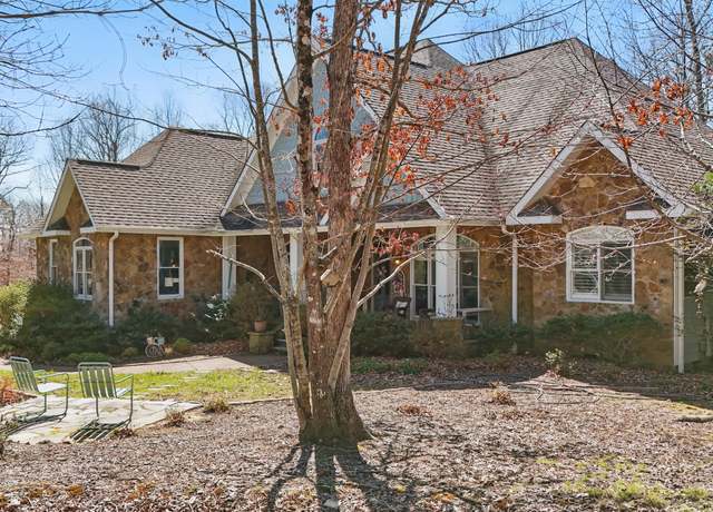 Property at 50 E Horseshoe Bend Rd E, Signal Mountain, TN 37377, 4 beds, 3 baths