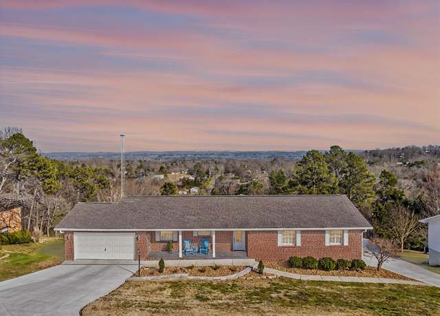 Property at 180 S Mission Ridge Dr, Rossville, GA 30741, 3 beds, 3 baths