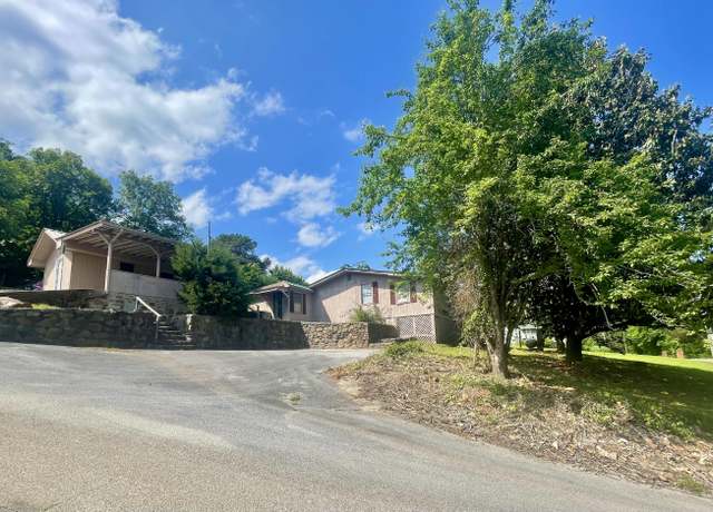 Property at 723 Godsey Ln, Chattanooga, TN 37415, 2 beds, 2 baths