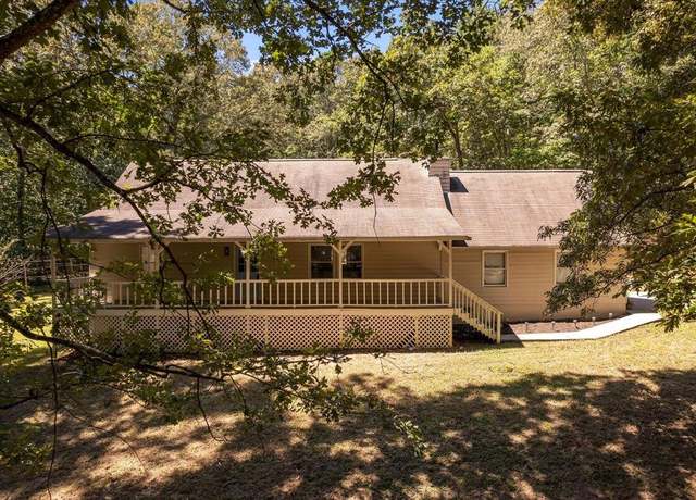Property at 1200 Percheron Dr NW, Dalton, GA 30720, 3 beds, 2.5 baths