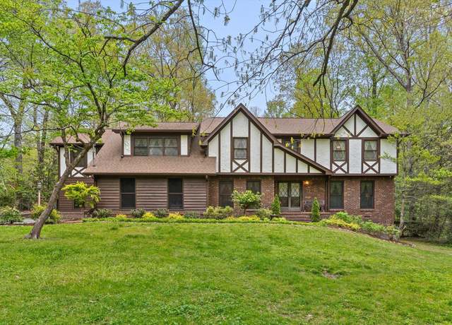 Property at 401 Lake Ave, Signal Mountain, TN 37377, 4 beds, 2.5 baths