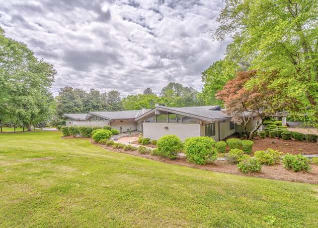 Property at 1301 W Morton Dr, Dalton, GA 30720, 4 beds, 5 baths