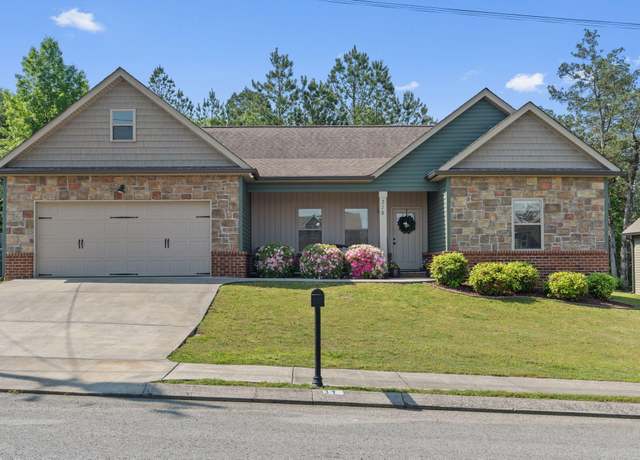 Property at 318 Franklin Cir, Fort Oglethorpe, GA 30742, 3 beds, 2 baths