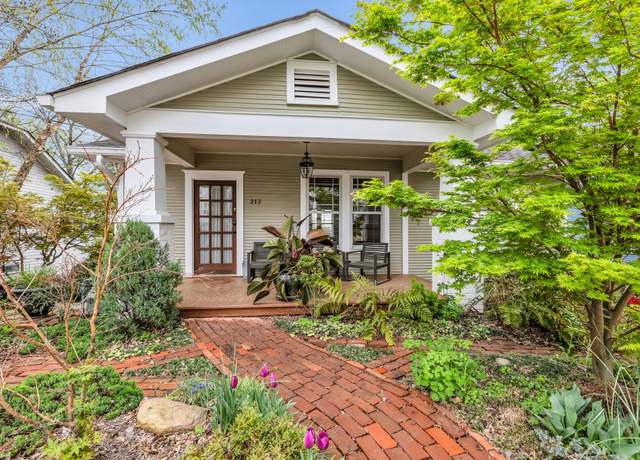Property at 212 Jarnigan Ave, Chattanooga, TN 37405, 3 beds, 2 baths