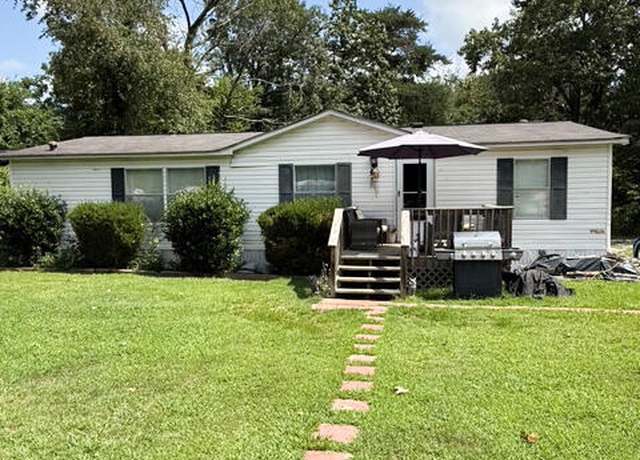 Property at 123 Summers Dr, Soddy Daisy, TN 37379, 3 beds, 2 baths