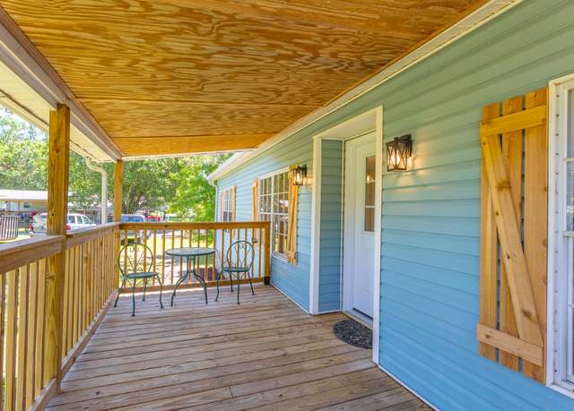 Property at 229 General Thomas St, Chickamauga, GA 30707, 3 beds, 2 baths