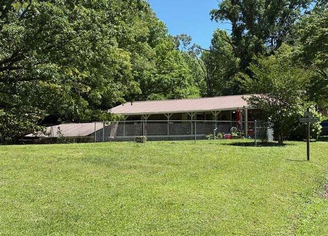 Property at 40 Quiet Hollow Ln, Ringgold, GA 30736, 3 beds, 2 baths