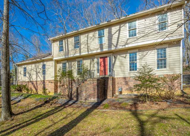 Property at 2316 Woodlair Way, Signal Mountain, TN 37377, 4 beds, 2.5 baths