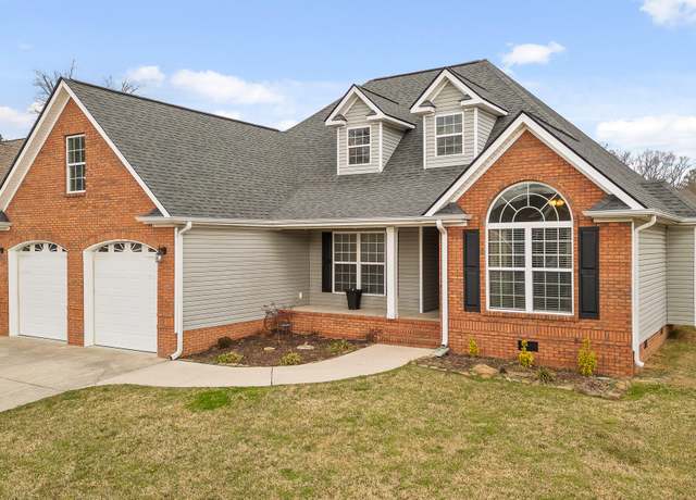 Property at 104 Kailors Cove Cir, Ringgold, GA 30736, 4 beds, 2 baths