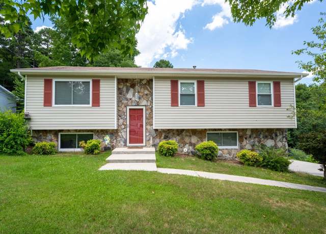 Property at 1107 Copperwood Dr, Hixson, TN 37343, 3 beds, 2 baths