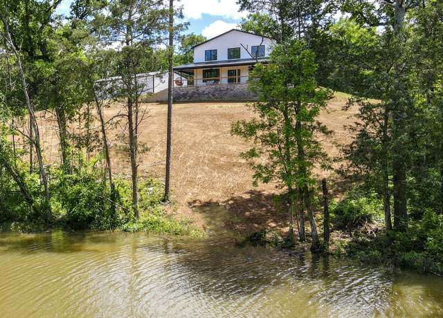 Property at 132 Hiwassee Dr, Decatur, TN 37322, 4 beds, 3.5 baths