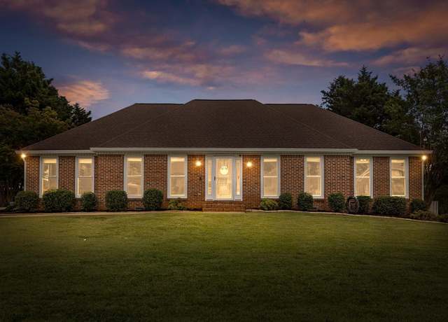 Property at 306 Shadow Walk Dr, Chattanooga, TN 37421, 4 beds, 3.5 baths