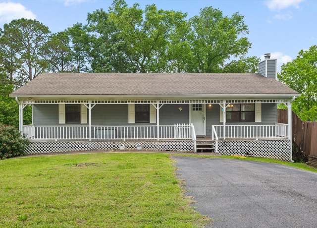 Property at 411 Meadow Green Dr, Ringgold, GA 30736, 5 beds, 3 baths