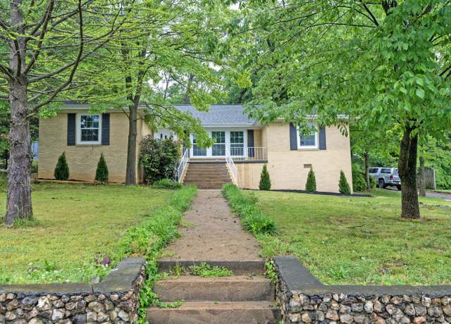 Property at 808 Glenwood Dr, Chattanooga, TN 37406, 3 beds, 1.5 baths