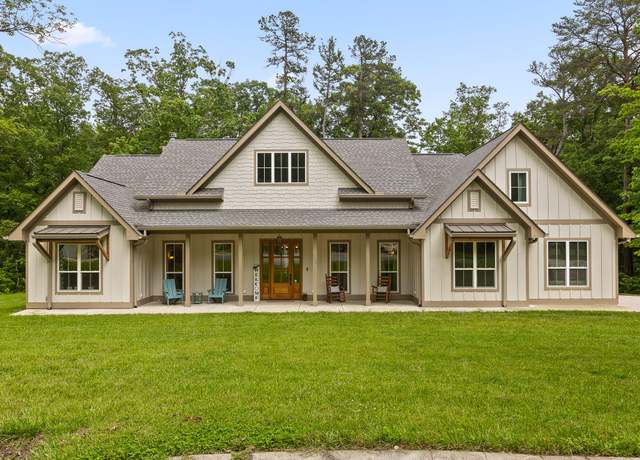 Property at 108 Wade Rd E, Signal Mountain, TN 37377, 3 beds, 3.5 baths