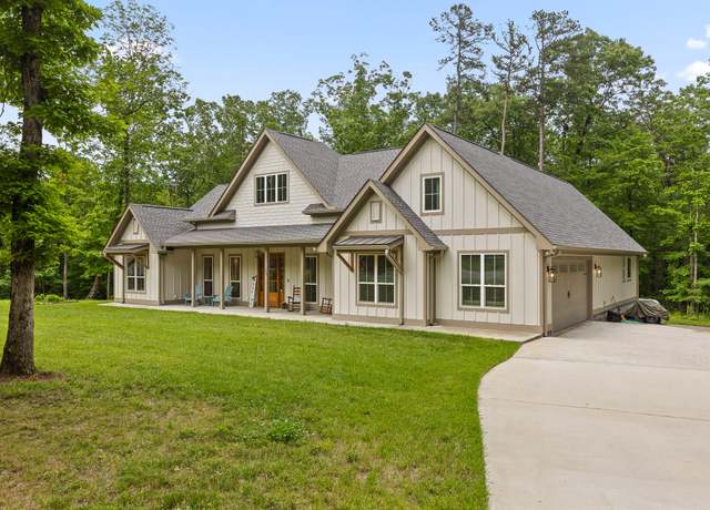 Property at 108 Wade Rd E, Signal Mountain, TN 37377, 4 beds, 3.5 baths