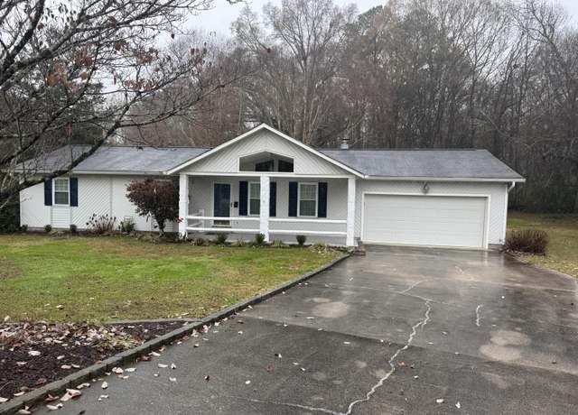 Property at 1402 Garden Farm Dr, Hixson, TN 37343, 3 beds, 2 baths