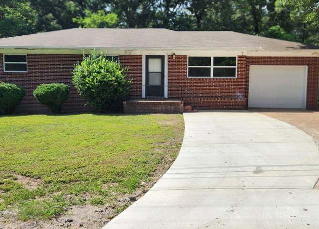 Property at 8 Parkview Cir, Rossville, GA 30741, 3 beds, 1.5 baths