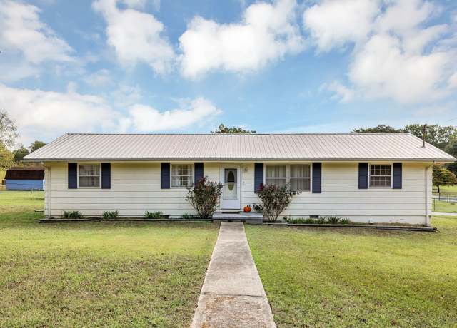 Property at 427 Oakwood Ter, Chickamauga, GA 30707, 3 beds, 2 baths