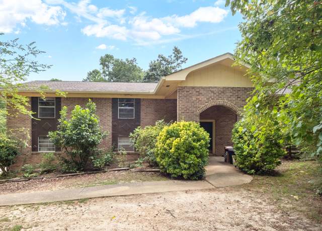 Property at 4924 Willow Lawn Dr, Chattanooga, TN 37416, 4 beds, 3 baths