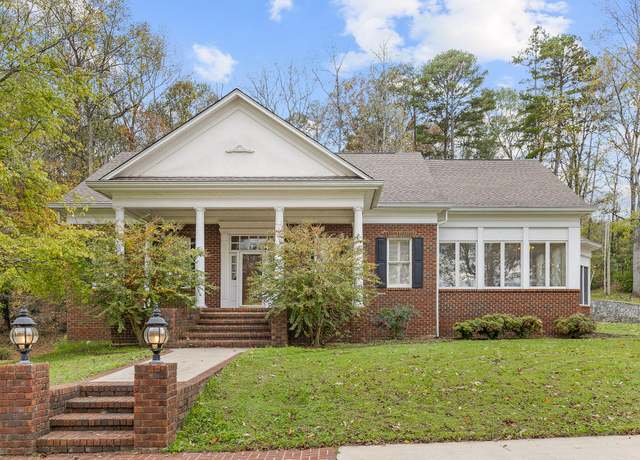 Property at 820 Holly Ave, South Pittsburg, TN 37380, 3 beds, 3 baths