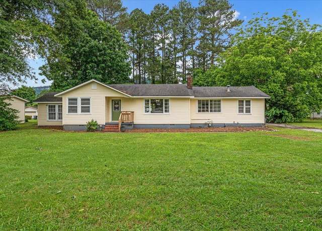 Property at 819 Betsy Pack Dr, Jasper, TN 37347, 4 beds, 3 baths