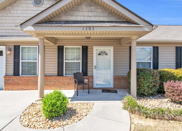 Property at 1303 Cedar Creek Dr, Rossville, GA 30741, 2 beds, 1.5 baths