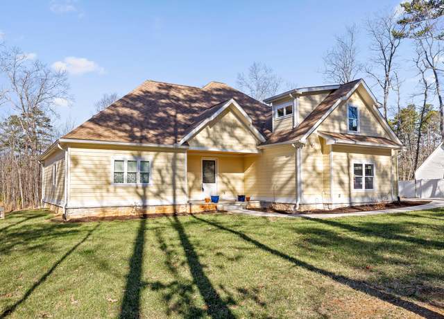 Property at 8229 Hixson Springs Rd, Signal Mountain, TN 37377, 4 beds, 3.5 baths