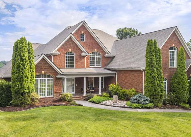 Property at 12004 Oak Cove Ln, Soddy Daisy, TN 37379, 4 beds, 4.5 baths
