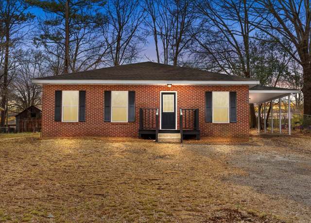 Property at 900 Cumberland Dr, Dalton, GA 30721, 3 beds, 2 baths