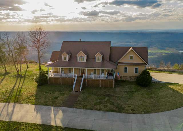 Property at 4223 Sunset Dr, Rising Fawn, GA 30738, 4 beds, 3.5 baths