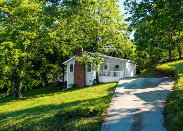 Property at 818 Dunlap Ave, Chattanooga, TN 37412, 3 beds, 2 baths