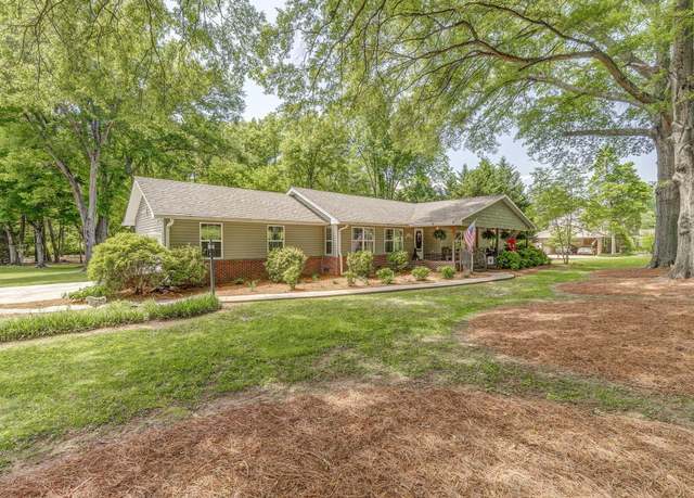 Property at 201 N Tibbs Rd, Dalton, GA 30720, 5 beds, 3 baths