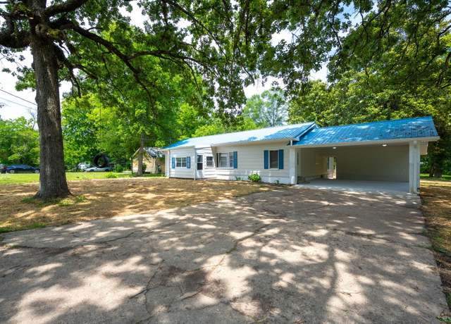 Property at 594 Prater Rd, Rossville, GA 30741, 3 beds, 2 baths