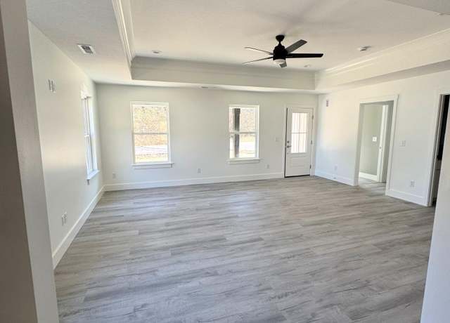 Property at 1909 Green Pond Rd, Soddy Daisy, TN 37379, 2 beds, 2 baths