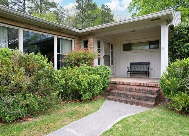 Property at 208 Country Club Dr SW, Cleveland, TN 37311, 4 beds, 2.5 baths