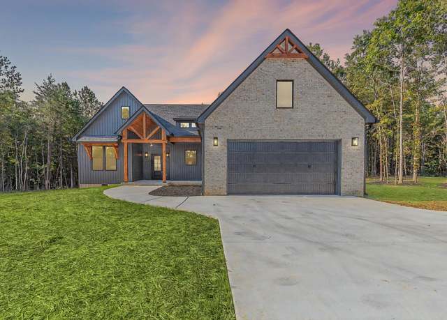 Property at 808 Gordy Cir, Tunnel Hill, GA 30755, 4 beds, 2 baths