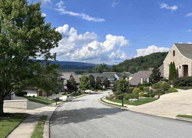 Property at 1684 Westover Ln, Chattanooga, TN 37405, 4 beds, 3.5 baths