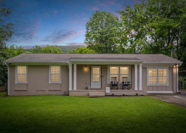 Property at 135 Lindsay St, Dayton, TN 37321, 4 beds, 2.5 baths