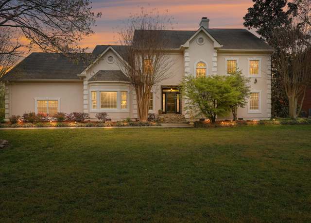 Property at 1160 Heritage Landing Dr, Chattanooga, TN 37405, 5 beds, 3.5 baths