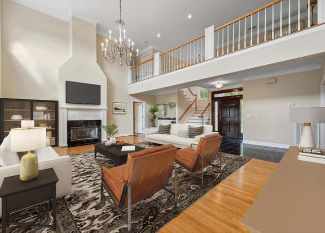 Property at 1160 Heritage Landing Dr, Chattanooga, TN 37405, 5 beds, 3.5 baths