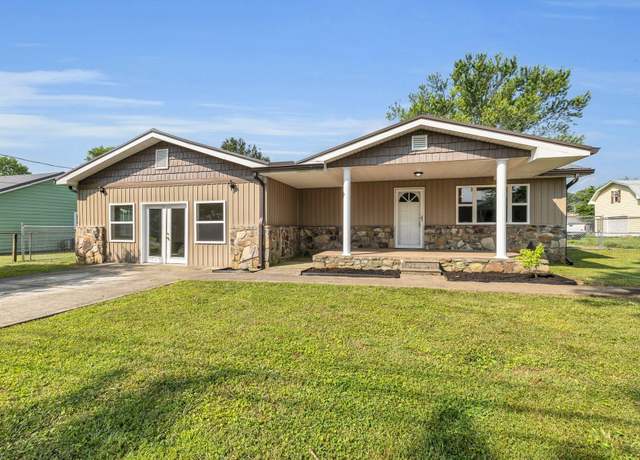 Property at 132 Meadowview Ln, Soddy Daisy, TN 37379, 4 beds, 2 baths